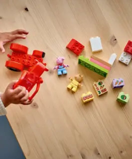 LEGO Bricks DUPLO Peppa Pig 10468 Tractor and Market