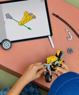 LEGO Bricks Technic 42225 жълт Motorbike