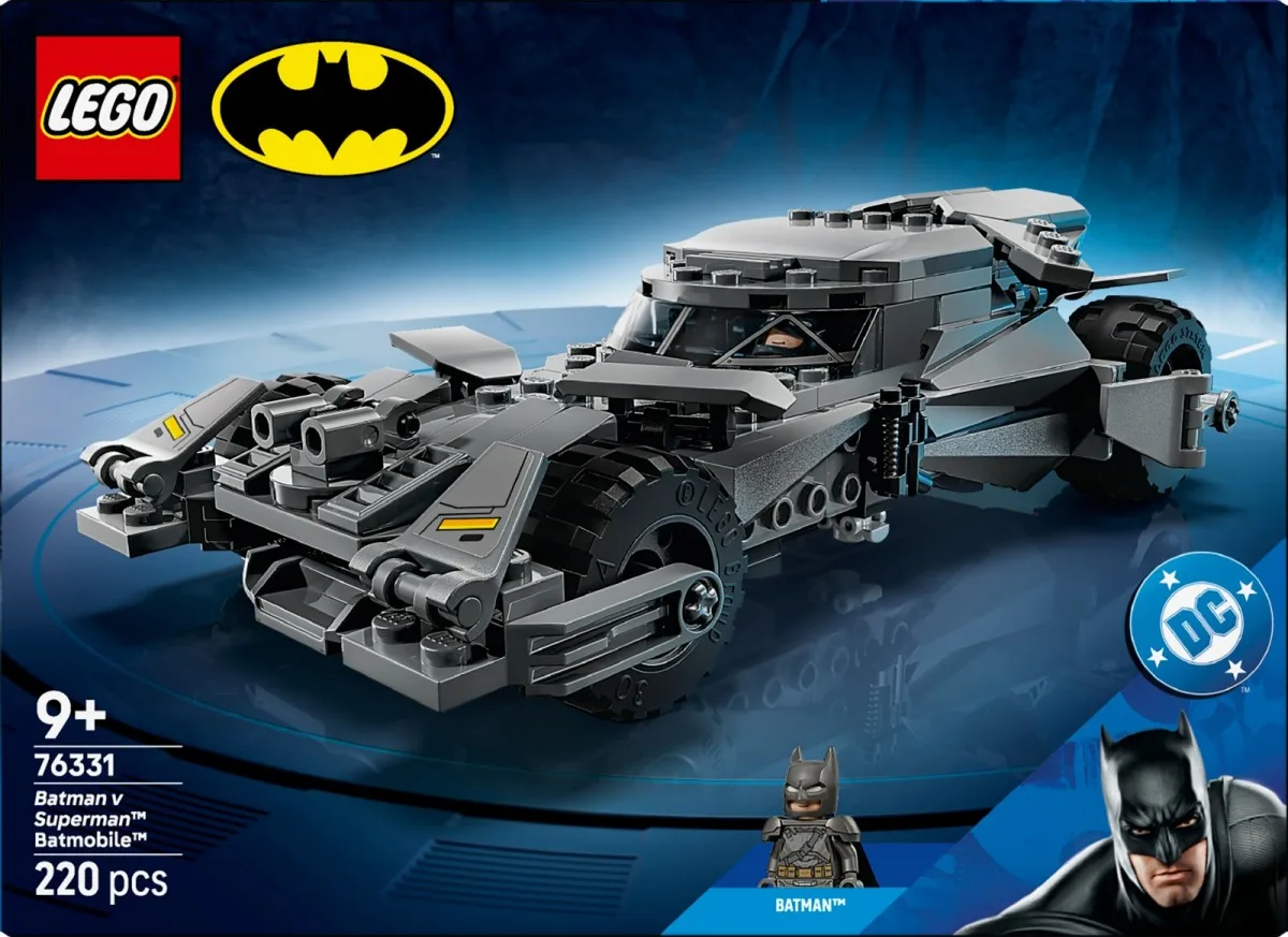 LEGO LEGO Super Heroes 76331 Batman v Superman Batmobile - Image 3