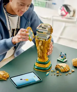 LEGO Bricks Editions 43020 World Cup Official Trophy