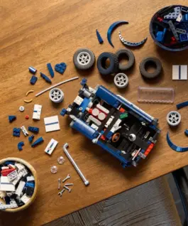 LEGO Bricks Icons 10357 Shelby Cobra 427 S/C