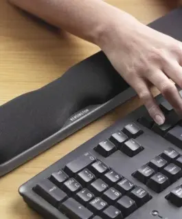 Alternative view of Kensington Height Adjustable Gel клавиатура Wrist Rest
