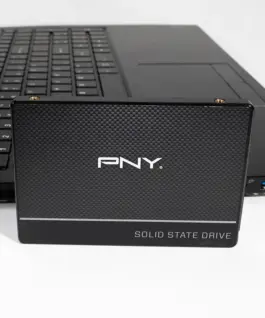 Alternative view of PNY SSD drive 500GB 2,5 SATA3