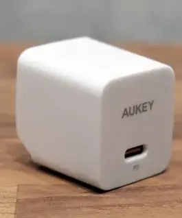 AUKEY Mini mains зарядно PA-Y20S бял 1xUSB-C 20W PD Power Delivery