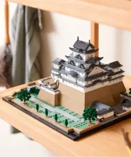 Alternative view of LEGO LEGO Architecture 21060 Himeji Castle