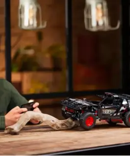 LEGO LEGO Technic 42160 Audi RS Q e-tron