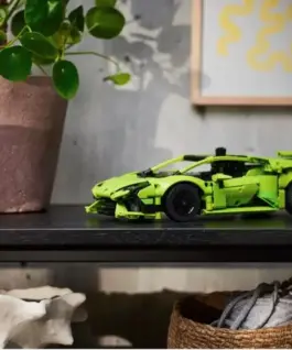 Alternative view of LEGO LEGO Technic 42161 Lamborghini Huracán Tecnica
