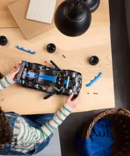 LEGO Porsche GT4 e-Performance Race Car