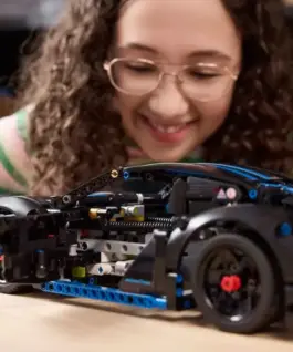 LEGO Porsche GT4 e-Performance Race Car