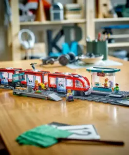 Alternative view of LEGO LEGO City Downtown Streetcar and Station