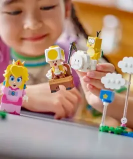 LEGO Super Mario Adventures with Interactive LEGO Peach