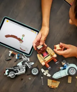 Alternative view of LEGO LEGO Harry Potter 76443 Hagrid and Harrys Motorcycle Ride