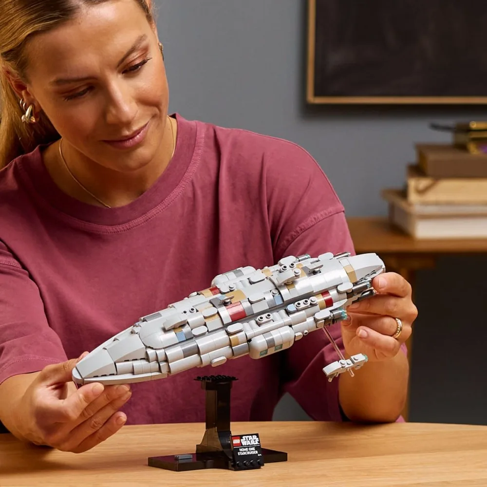LEGO LEGO Star Wars 75405 Home One Starcruiser - Image 3