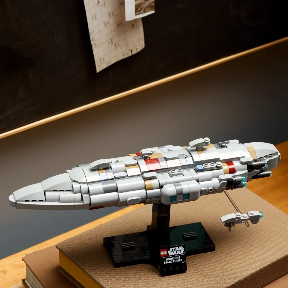 LEGO LEGO Star Wars 75405 Home One Starcruiser - Image 4