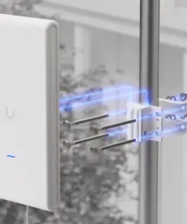Alternative view of UBIQUITI Access Point U6-Mesh-Pro