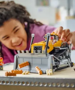 LEGO City 60466: жълт Bulldozer with Loader