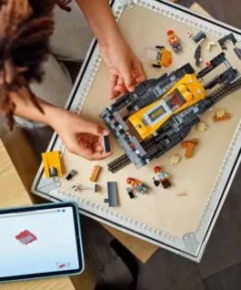 LEGO City 60466: жълт Bulldozer with Loader