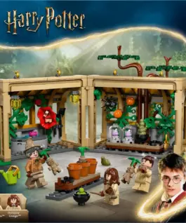 LEGO Harry Potter 76445 Hogwarts Castle: Herbology Class