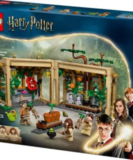 LEGO Harry Potter 76445 Hogwarts Castle: Herbology Class