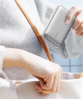 Alternative view of AUKEY PB-Y57 Frozen Whi te Mini външна батерия 2000