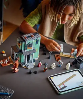LEGO Bricks Creator 31167 Haunted Mansion