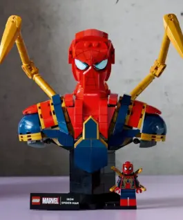 LEGO Iron Spider-Man Bust