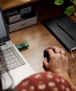 Alternative view of Kingston Pendrive Data Traveler DuoG2 128GB USB-A/USB-C 3.2 Gen1