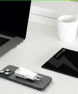everActive зарядно SUPER SLIM QC 4 + SC-385Q