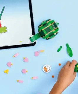 Alternative view of LEGO Blocks Creator 31377 Turtle with a Water Lily Flower