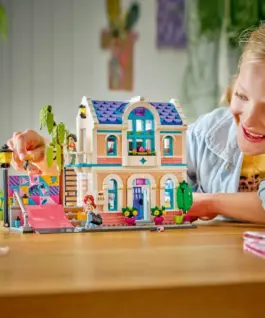 LEGO Blocks Friends 42687 Lianns Family House
