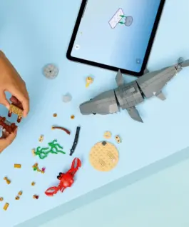 LEGO Blocks Creator 31381 Fierce Shark with a Treaasure Chest