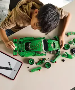 Alternative view of LEGO Blocks Technic 42224 Porsche 911 GT3 R REXY A O Racing Car