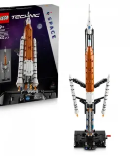 Alternative view of LEGO Blocks Technic 42221 NASA Artemis Space Launch System Rocket
