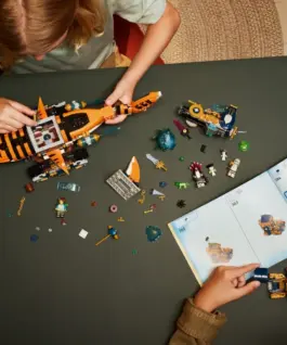 Alternative view of LEGO Blocks DREAMZzz 71515 Tiger Shark Tank