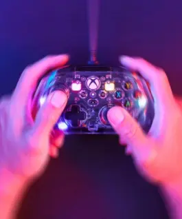 Alternative view of HyperX Clutch Gladiate Wiчервен Gaming Controller Xbox - 7D6H2AA