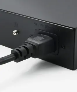 Qoltec SWITCH Gigabit Ethernet | 24x RJ45 | 2x SFP | 1000 Mb/s