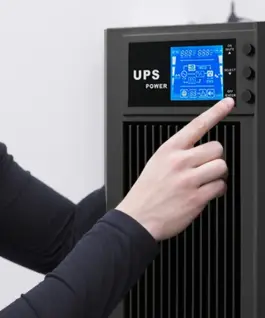 Qoltec UPS On-line Pure Sine Wave 3kVA 2.4W LCD USB