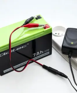 Alternative view от Qoltec зарядно for AGM GEL STD 12V battery 1.5A
