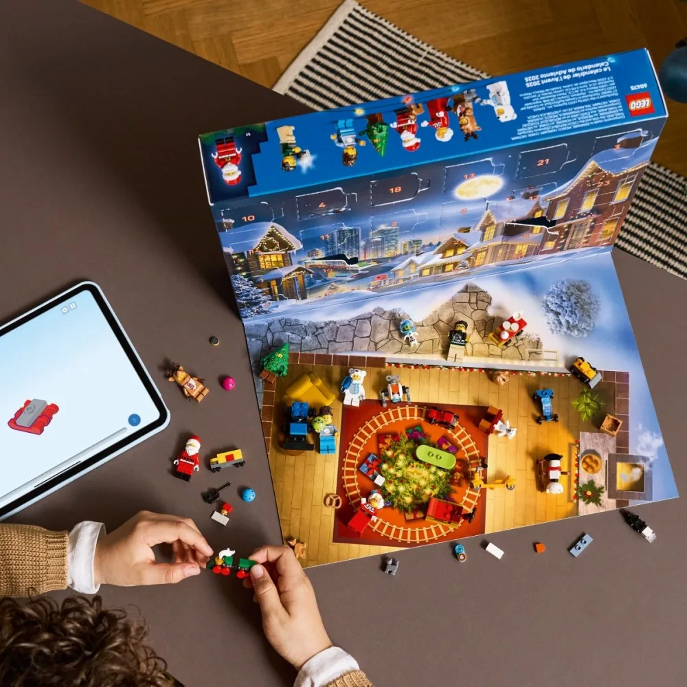 LEGO Bricks City 60475 City Advent Calendar - Image 5