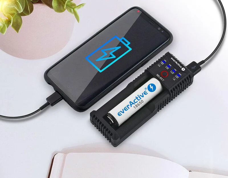 Зарядно устройство за LiIon/NiMh батерии 3,7v/1.2v универсално 1 гнездо USB micro UC-100 EverActive - Image 4