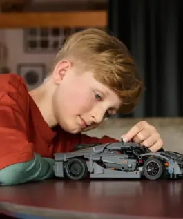 LEGO Technic - Koenigsegg Jesko Absolut Grey Hypercar, 42173 - Image 5